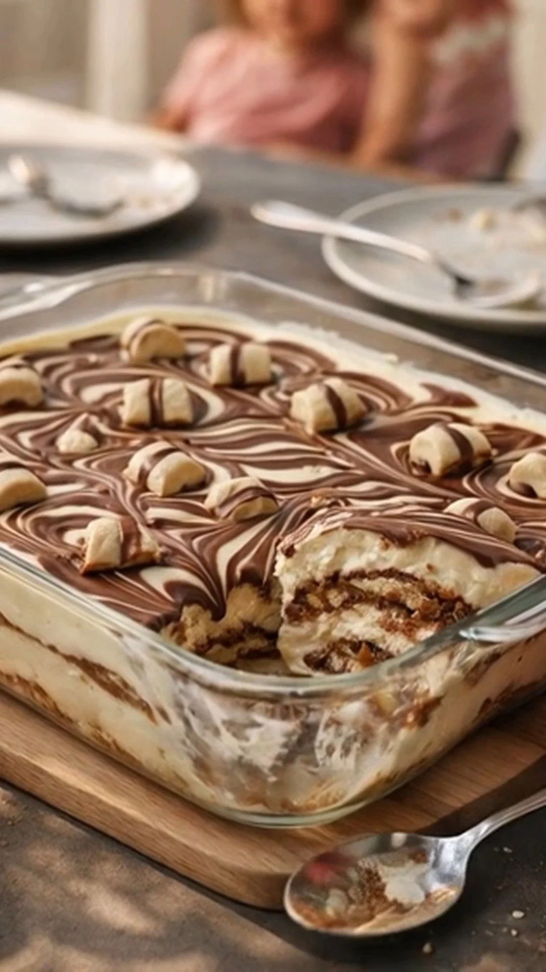 Tiramisu façon Kinder Bueno, un dessert gourmand et original au chocolat.