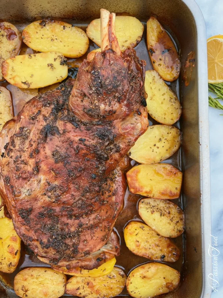 Gigot d'agneau mariné à l'ail prêt à cuire
