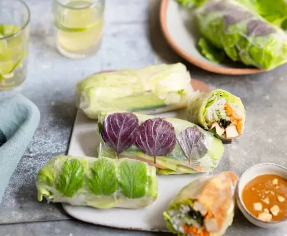 Salade de vermicelles de riz au tofu épicé