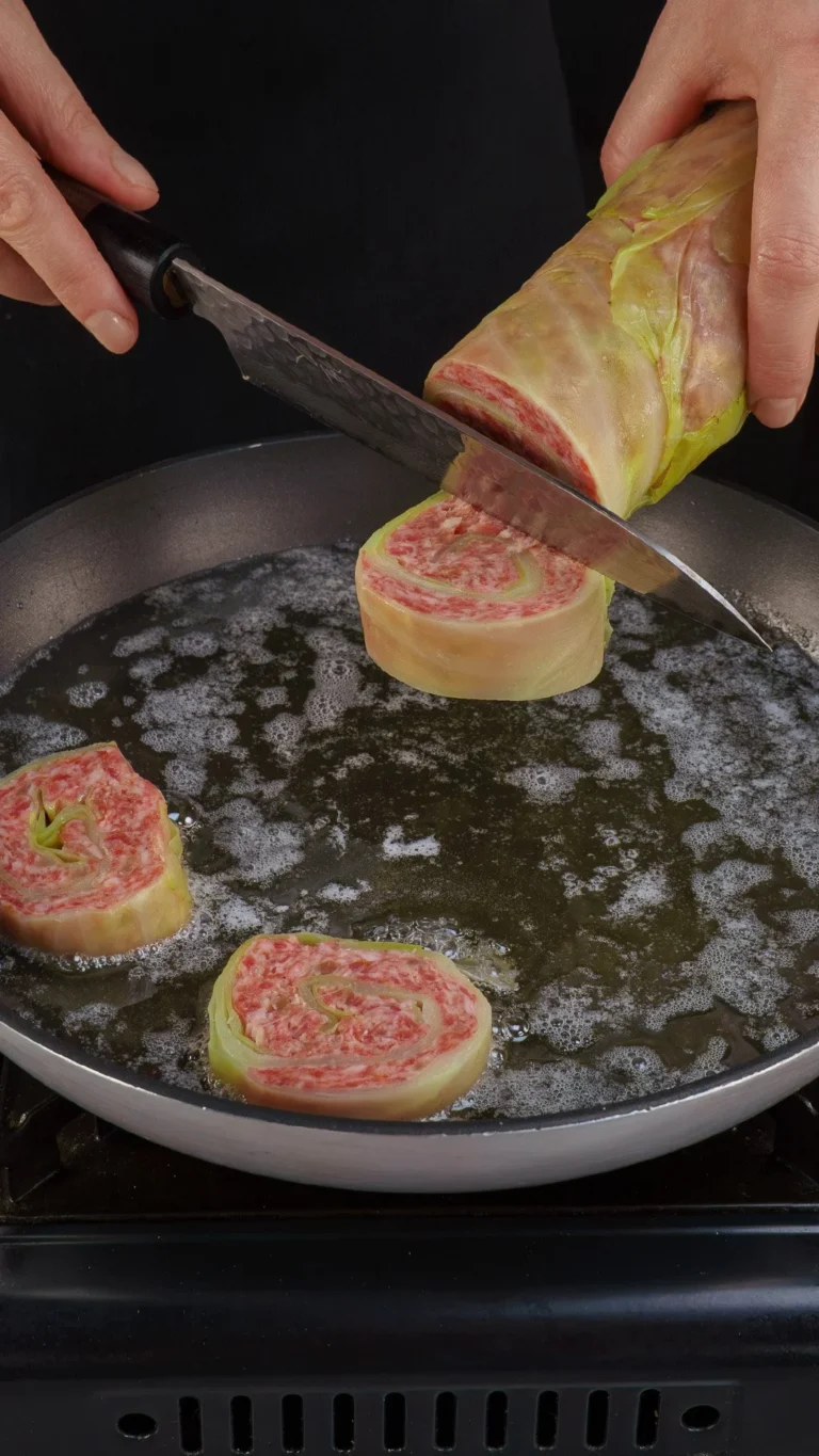 Chou farci à la viande hachée, un plat traditionnel savoureux