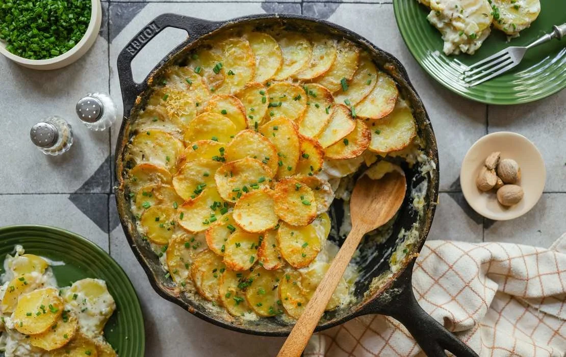 Gratin de pommes de terre et poireaux végan