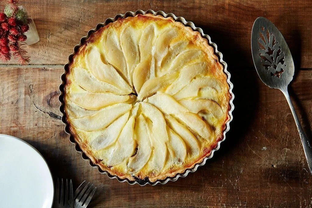 Tarte au chocolat délicieuse garnie de chocolat fondant et de crème douce