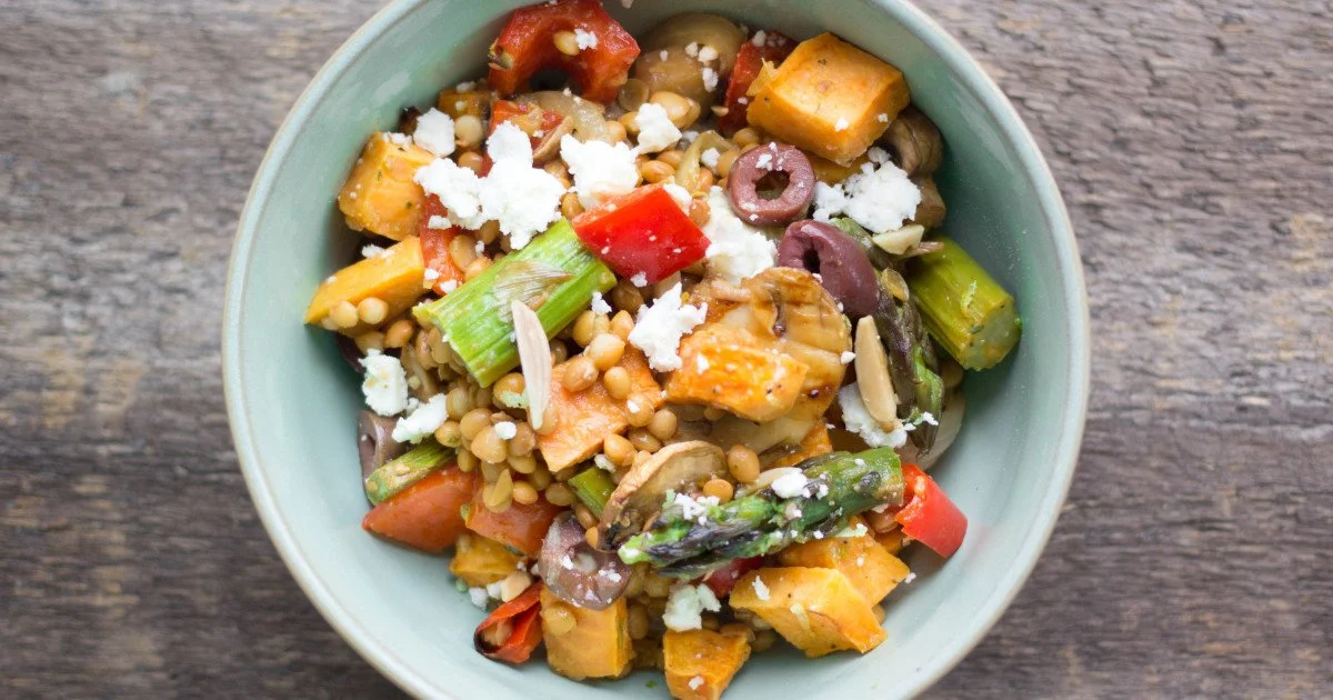 Salade de lentilles aux légumes colorés et nutritifs